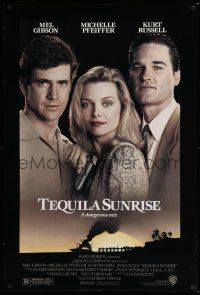 6k723 TEQUILA SUNRISE 1sh '88 sexy Michelle Pfeiffer between Mel Gibson & Kurt Russell!