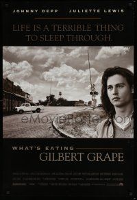 6k827 WHAT'S EATING GILBERT GRAPE 1sh '93 huge close up of Johnny Depp in small town!