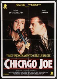 7c561 CHICAGO JOE & THE SHOWGIRL Italian 1p '91 Keifer Sutherland pointing gun at Emily Lloyd!