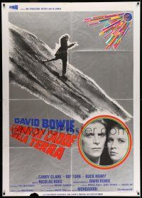 7c654 MAN WHO FELL TO EARTH Italian 1p '76 Nicolas Roeg, David Bowie, cool different art!