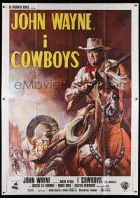 7c434 COWBOYS Italian 2p '72 cool different art of John Wayne with rifle on horseback!