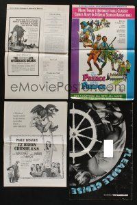 7d068 LOT OF 18 UNCUT PRESSBOOKS '60s-70s great advertising images from a variety of movies!