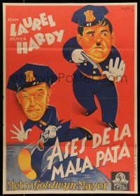 7f439 MIDNIGHT PATROL Spanish '36 great Grinsson art of Laurel and Hardy as policemen!