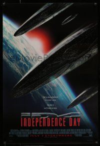 7g354 INDEPENDENCE DAY style B advance 1sh '96 great image of alien ships coming to Earth!