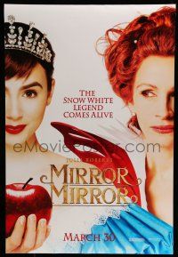 7g511 MIRROR MIRROR teaser DS 1sh '12 Julia Roberts as The Queen & Lily Collins as Snow White!