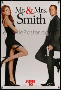 7g527 MR. & MRS. SMITH teaser 1sh '05 married assassins Brad Pitt & sexy Angelina Jolie
