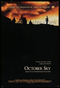 7g561 OCTOBER SKY 1sh '99 Jake Gyllenhaal as Homer Hickam, Chris Cooper, Laura Dern