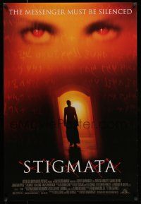 7g730 STIGMATA DS 1sh '99 super close-up of Patricia Arquette's eyes, creepy horror image!