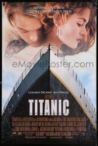 7g760 TITANIC 1sh '97 Leonardo DiCaprio, Kate Winslet, directed by James Cameron!