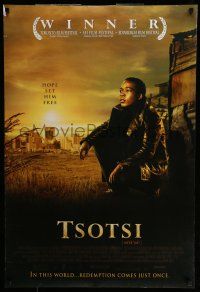 7g791 TSOTSI DS 1sh '06 cool image of Presley Chweneyagae in the title role!