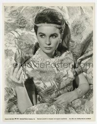 7m421 GRASS IS GREENER 8x10 still '61 close up of Jean Simmons in wild outfit with a lot of jewelry