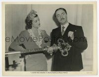7m482 I LOVE YOU AGAIN 8x10.25 still '40 Myrna Loy stares at William Powell with key to the city!