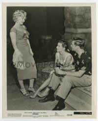 7m685 NIAGARA 8x10 still '53 sexy Marilyn Monroe looks down at Jean Peters & Casey Adams at party!