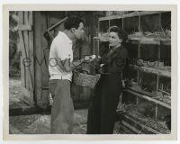 7m811 SUMMER STOCK 8x10.25 still '50 Gene Kelly shows egg to Judy Garland in chicken coop!