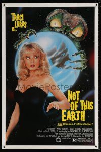 7r511 NOT OF THIS EARTH 1sh '88 sexy Traci Lords, artwork of creepy bug-eyed alien!