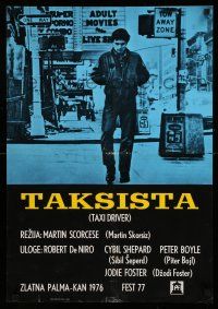 8c629 TAXI DRIVER Yugoslavian 19x28 '77 Robert De Niro walking on street, Martin Scorsese classic!