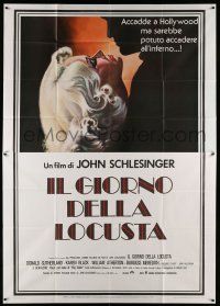 8g007 DAY OF THE LOCUST Italian 2p '75 Schlesinger's version of West's novel, art of Karen Black!
