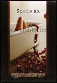 8k682 SLITHER DS 1sh '06 great image of slimy creatures attacking woman in bath!
