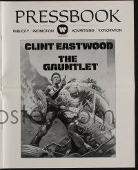 8m459 GAUNTLET pressbook '77 great art of Clint Eastwood & Sondra Locke by Frank Frazetta!