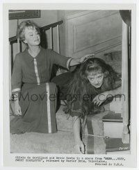 8s363 HUSH...HUSH, SWEET CHARLOTTE 8x10 still '65 Olivia De Havilland pets Bette Davis on stairs!
