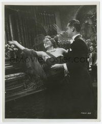 8s848 SUNSET BOULEVARD 8.25x10 still '50 William Holden smiles at Gloria Swanson during solo party!