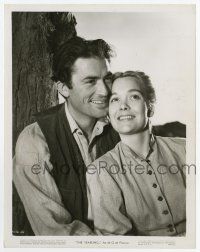 8s991 YEARLING 8x10.25 still '46 great smiling close up of Gregory Peck & Jane Wyman!