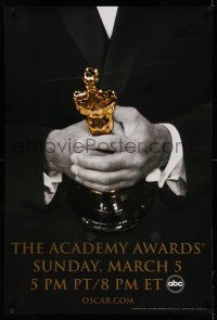 8w013 78th ANNUAL ACADEMY AWARDS 1sh '05 cool Studio 318 design of man in suit holding Oscar!