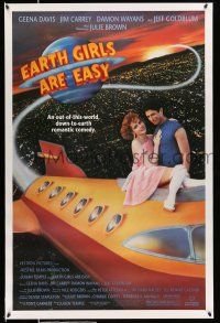 9c211 EARTH GIRLS ARE EASY 1sh '89 great image of Geena Davis & alien Jeff Goldblum on space ship!