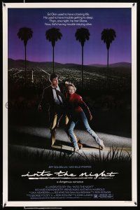 9c362 INTO THE NIGHT 1sh '85 cool image of Jeff Goldblum & Michelle Pfeiffer on the run!