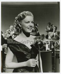 9h472 I'LL GET BY 7.75x9 still '50 close up of sexy June Haver singing into PBS microphone!