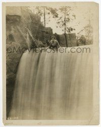9h688 OUR HOSPITALITY 8x10.25 still '23 best image of Buster Keaton about to go over waterfall!