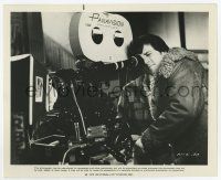 9h696 PARADISE ALLEY candid 8x10 still '78 Sylvester Stallone looking through Panavision camera!