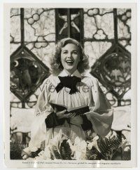 9h754 RITA CORDAY 8.25x10 still '47 singing in church as Paule Croset, her first Hollywood Easter!