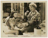 9h978 WOMEN 8x10.25 still R47 sexy Paulette Goddard shares a drink with Mary Boland!