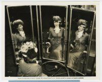 9h533 LADY FROM CHEYENNE candid 8x10 still '41 pretty Loretta Young looking in triplicate mirrors!