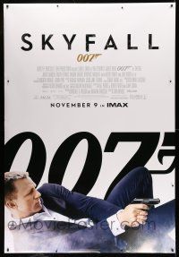 9j461 SKYFALL IMAX advance DS bus stop '12 image of Daniel Craig as James Bond on back shooting gun
