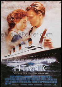 9j327 TITANIC 40x58 commercial poster '97 Leonardo DiCaprio holds Kate Winslet!