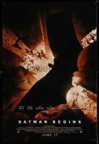 9k069 BATMAN BEGINS advance 1sh '05 Christian Bale as the Caped Crusader flying with bats!