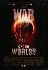 9k814 WAR OF THE WORLDS advance 1sh '05 Spielberg, alien hand holding Earth, white title design!