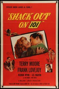 9p733 SHACK OUT ON 101 1sh '56 Terry Moore & Lee Marvin on the shady side of the highway!