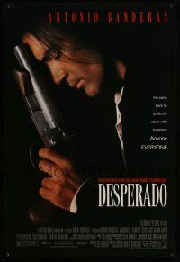9w182 DESPERADO 1sh '95 Robert Rodriguez, close image of Antonio Banderas with big gun!