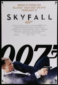 9x431 SKYFALL 27x40 video poster '12 cool c/u of Daniel Craig as James Bond on back shooting gun!