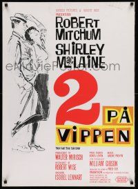 1b844 TWO FOR THE SEESAW Danish '63 art of Robert Mitchum & sexy beatnik Shirley MacLaine!