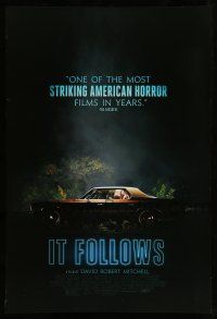 1k386 IT FOLLOWS DS 1sh '15 Maika Monroe, Keir Gilchrist, Zovstto, couple in the backseat of a car!