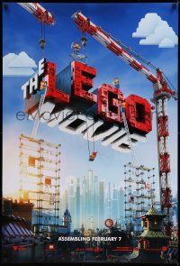 1k443 LEGO MOVIE teaser DS 1sh '14 cool image of title assembled w/cranes & plastic blocks!