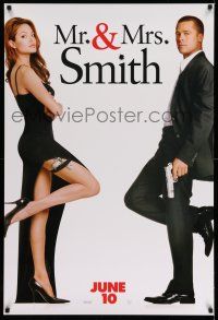 1k535 MR. & MRS. SMITH June teaser 1sh '05 married assassins Brad Pitt & sexy Angelina Jolie