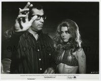 1m139 BARBARELLA candid 8x10 still '68 c/u of sexy Jane Fonda with director/husband Roger Vadim!