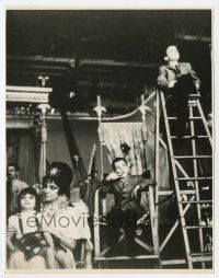 1m220 CLEOPATRA candid deluxe 7.75x10 still '63 Elizabeth Taylor in full makeup w/ her kids on set!