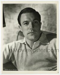 1m357 GENE KELLY 8x10.25 still '40s great close portrait of the musical star relaxing at home!