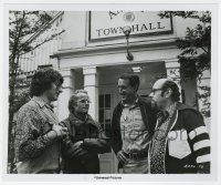 1m523 JAWS candid 8.25x9.75 still '75 Steven Spielberg & Richard Zanuck talk to Roy Scheider on set!